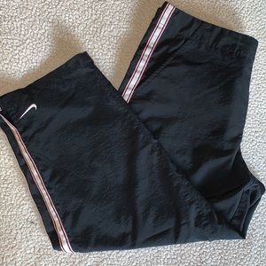 Nike Black Polyester Capri Pants — Medium (8/10)